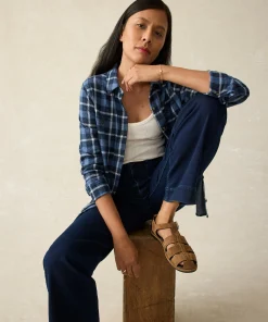 Outlet Legend™ Sweater Shirt - Women Shirts & Tops