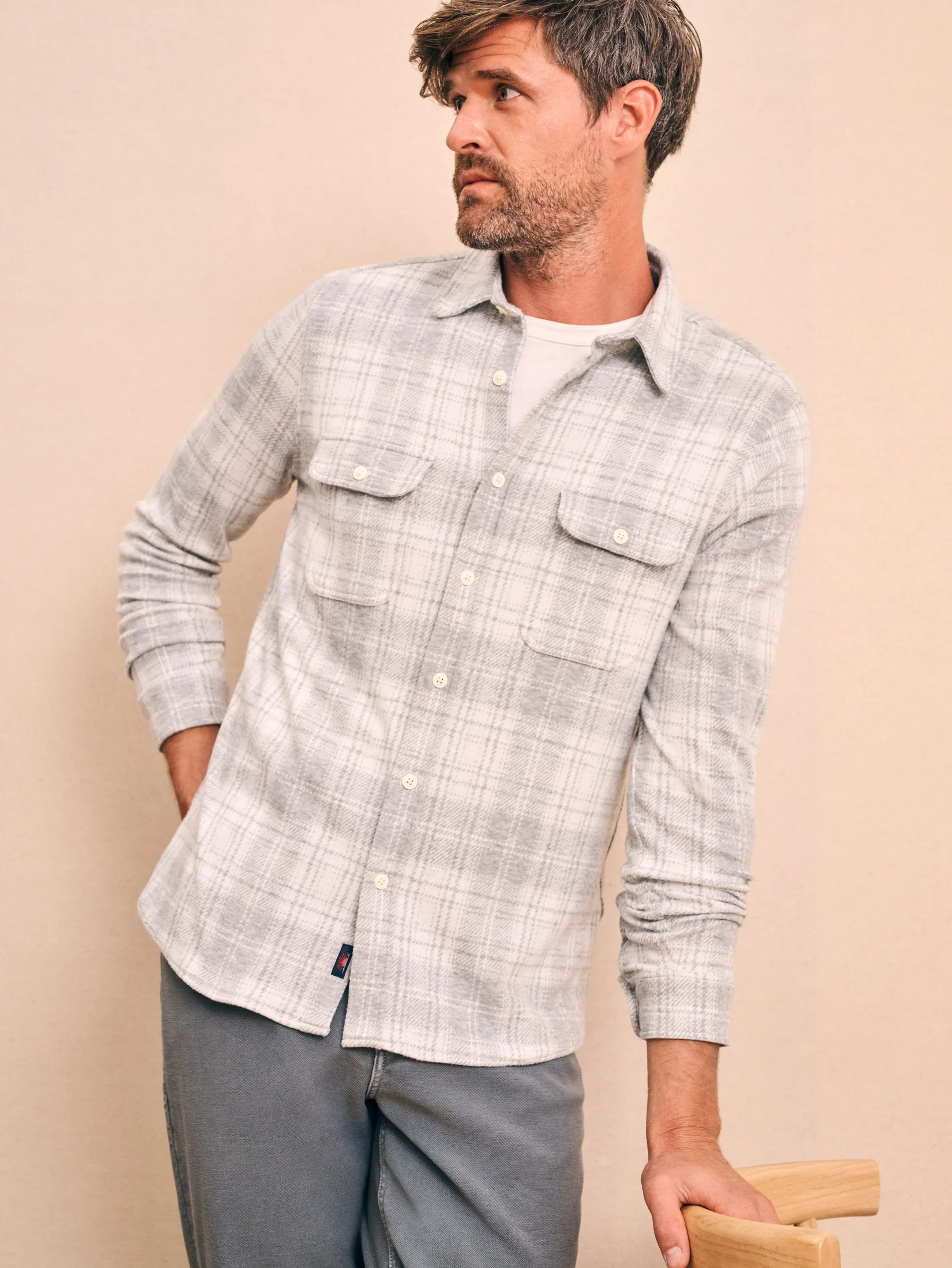 Outlet Legend™ Sweater Shirt - Shirts