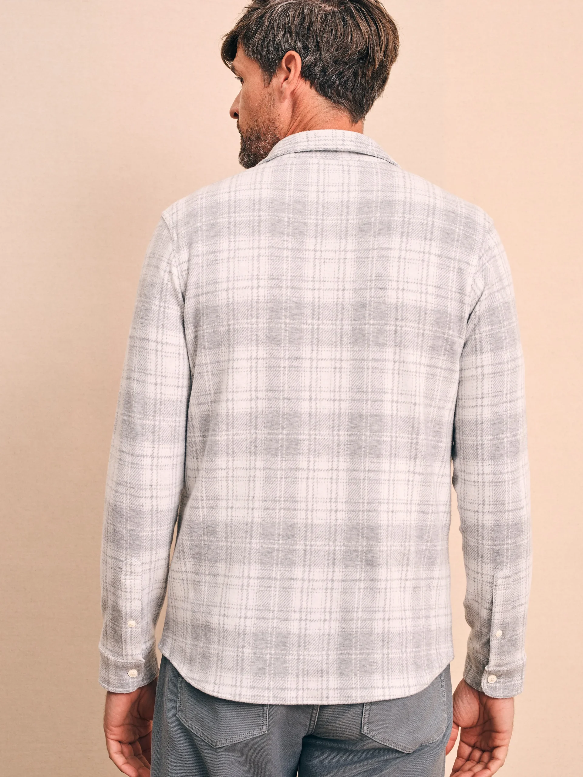 Outlet Legend™ Sweater Shirt - Shirts