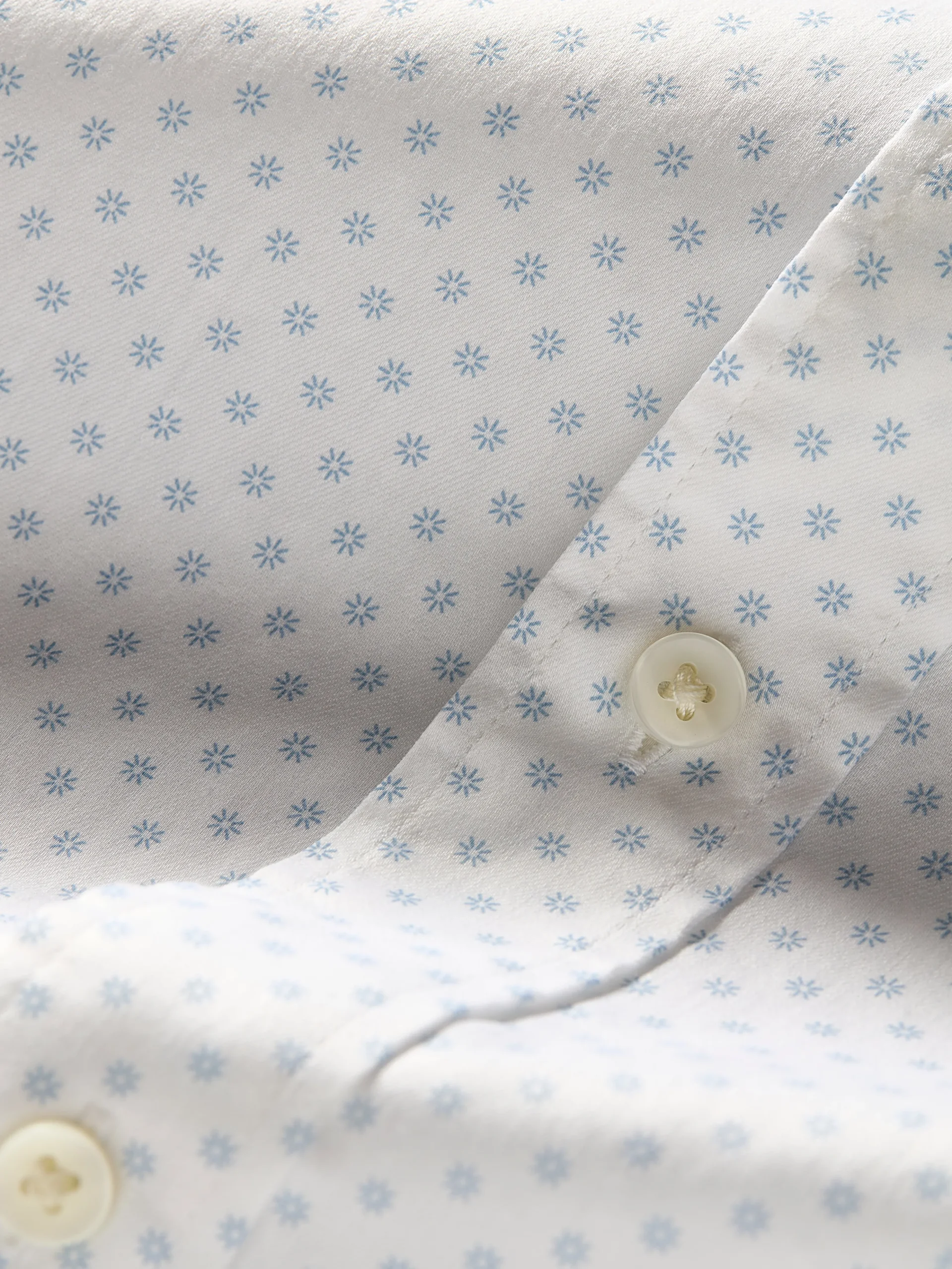 Sale Movement™ Shirt - Shirts