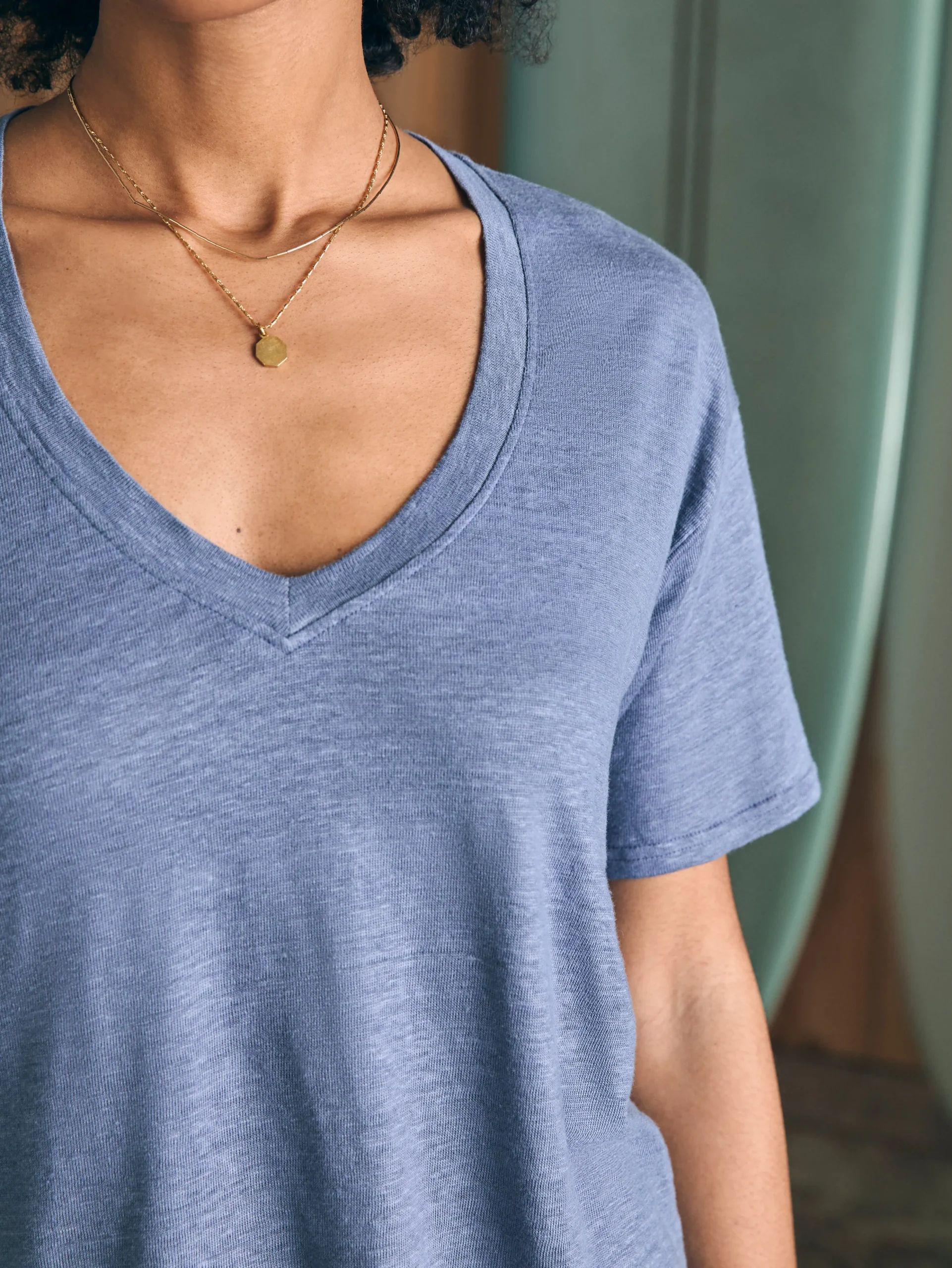 Hot Oceanside Linen V-Neck Tee - Women T-Shirts