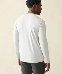 Outlet Shorelite Long-Sleeve Tech Tee - T-Shirts & Henleys