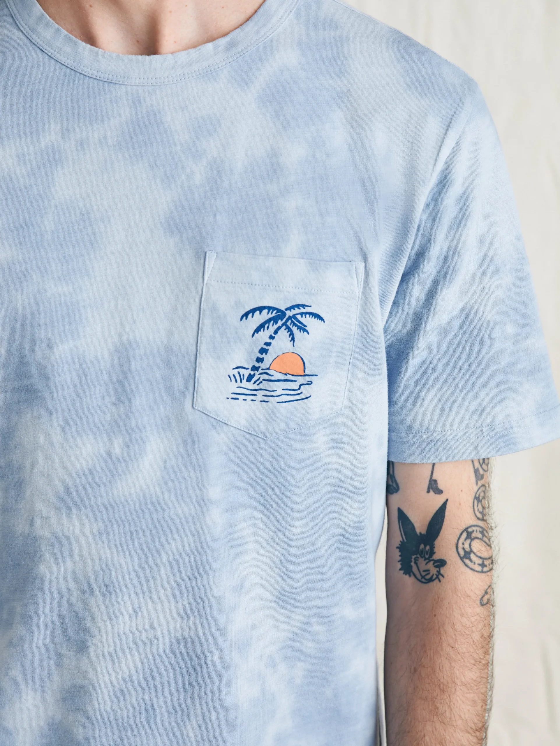 Fashion Sunwashed Graphic Tee - T-Shirts & Henleys