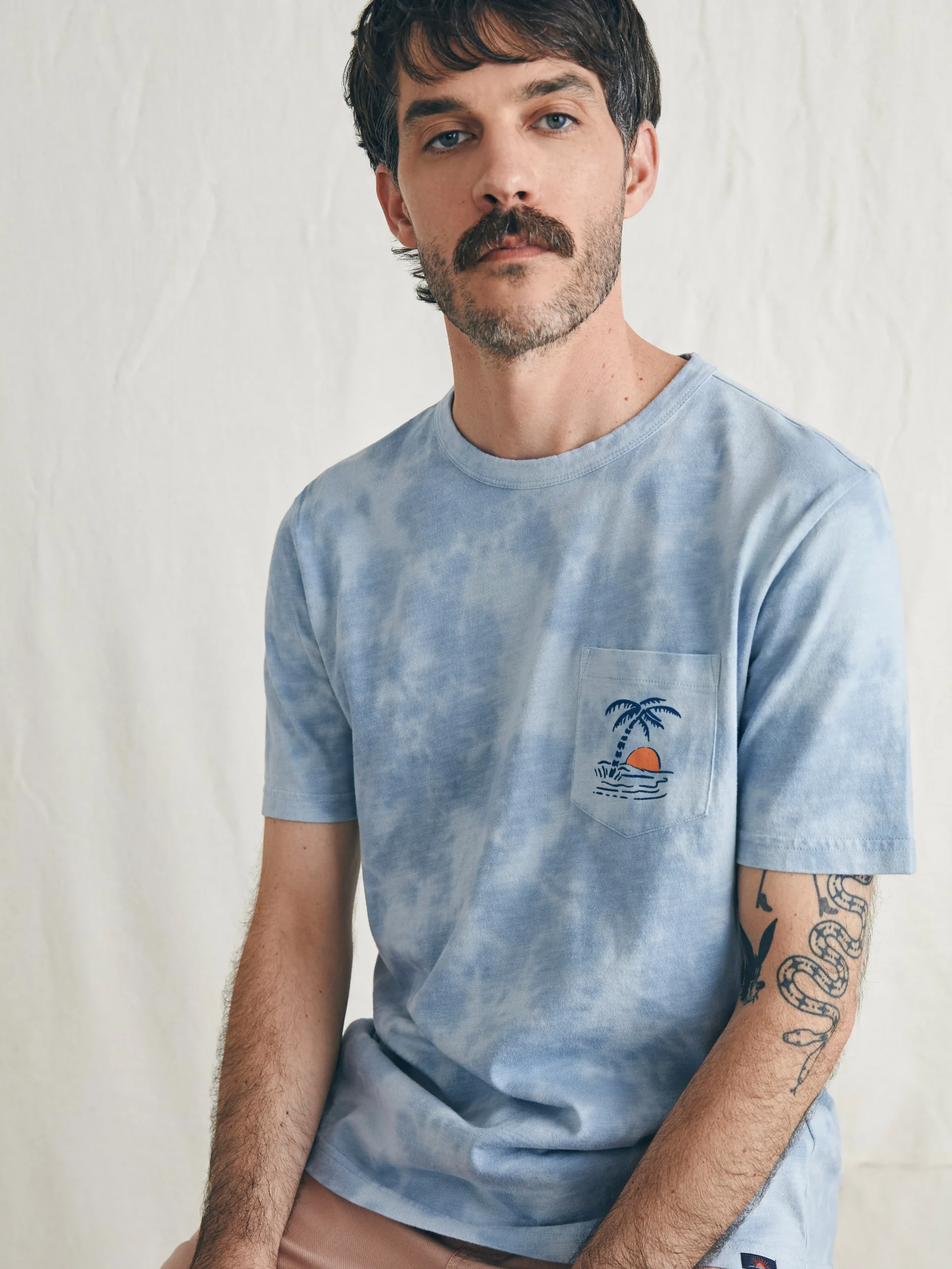 Fashion Sunwashed Graphic Tee - T-Shirts & Henleys